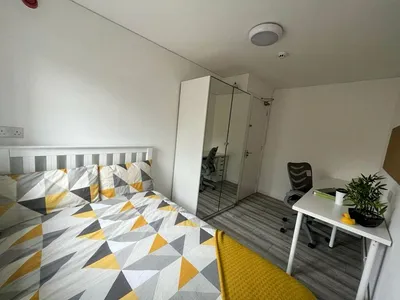 3 Rooms Available in Modern 6-Bed House – Denison Court - Thumbnail 8